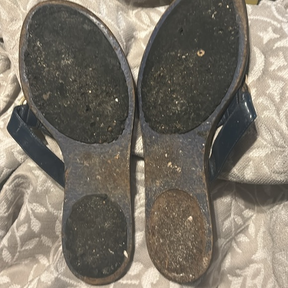 Gucci GG thong patent leather sandal - Picture 2 of 4